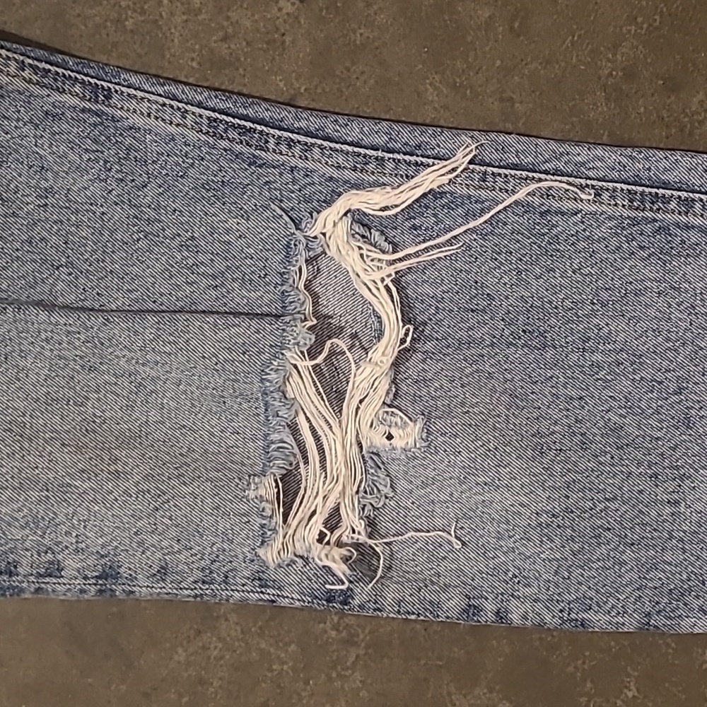 AGOLDE 90s MID RISE DISTRESSED JEANS KNEE RIP - Picture 3 of 10